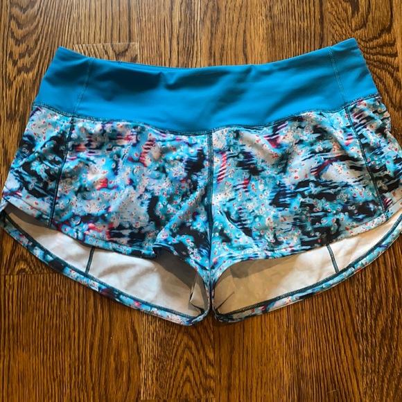 NWOT LULULEMON SPEED UP SHORT SIZE 4